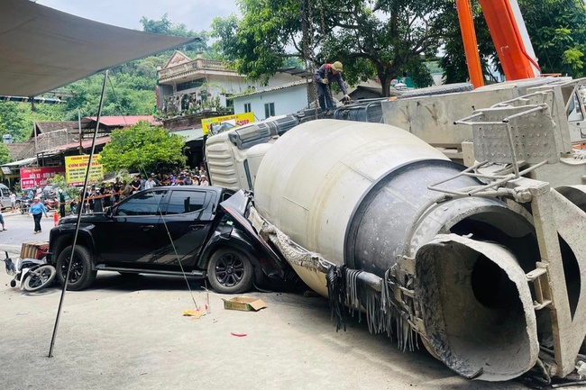 Góc nhìn pháp lý vụ xe bồn lật trên QL4D, đè chết ba người trong gia đình ở Lào Cai